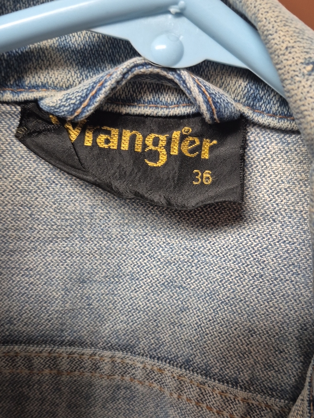 Classic Women's Denim Jacket - Light Blue Vintage 1970s - Picture 2 of 3